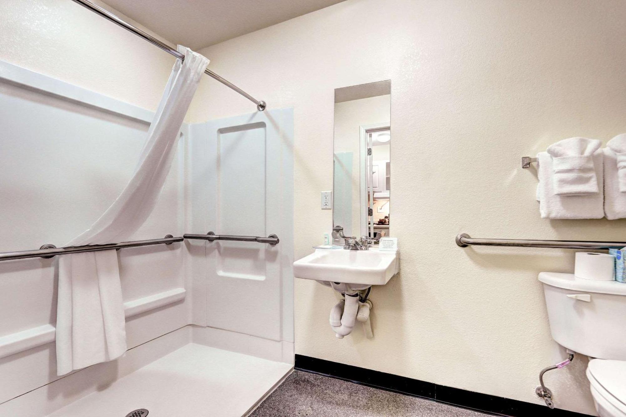 Suburban Denver North Hotel