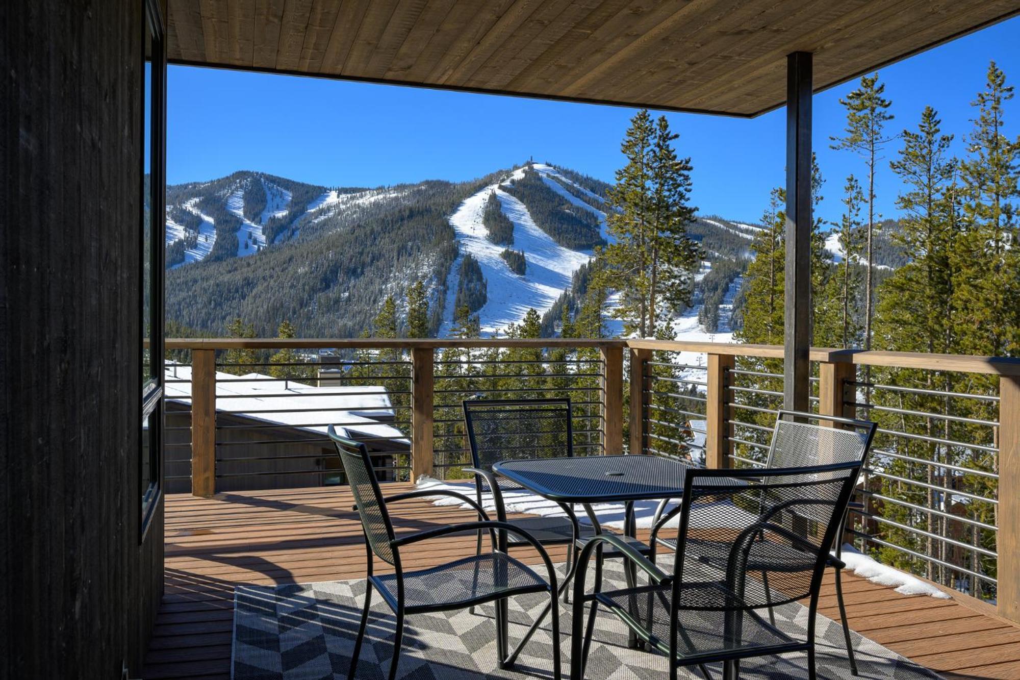 New Luxury 502 Next To / Hot Tub & Views / Price - $500 Free Activities Daily