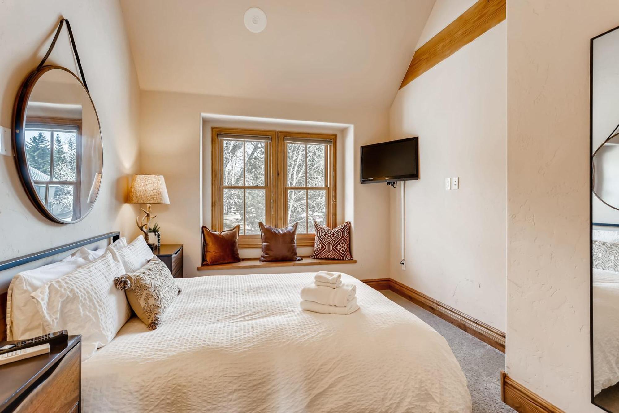 Apartment The Lavish Lincoln Luxe Alpine Loft