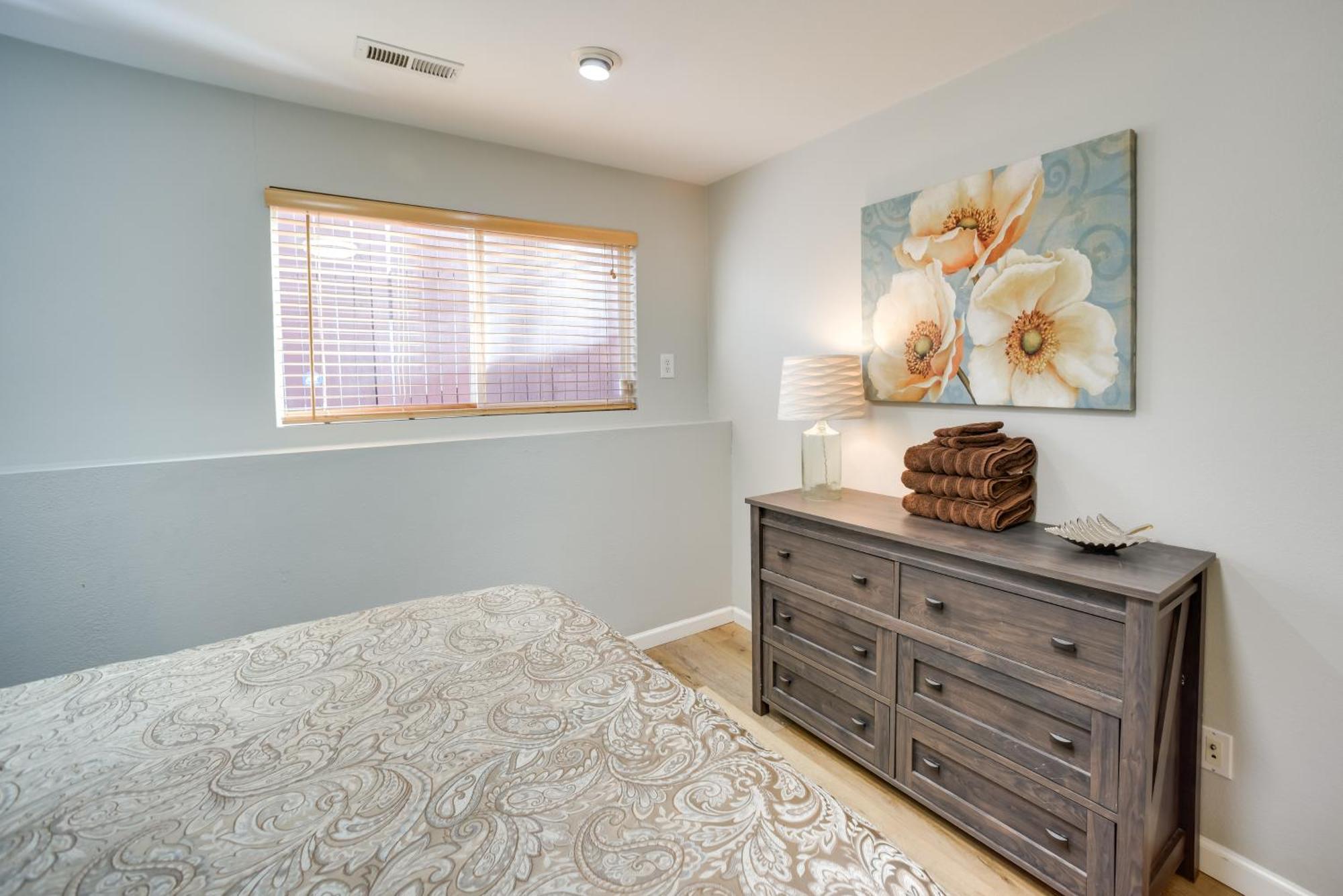 Updated Springs - 3 Mi To Garden Of The Gods! Holiday home Colorado Springs