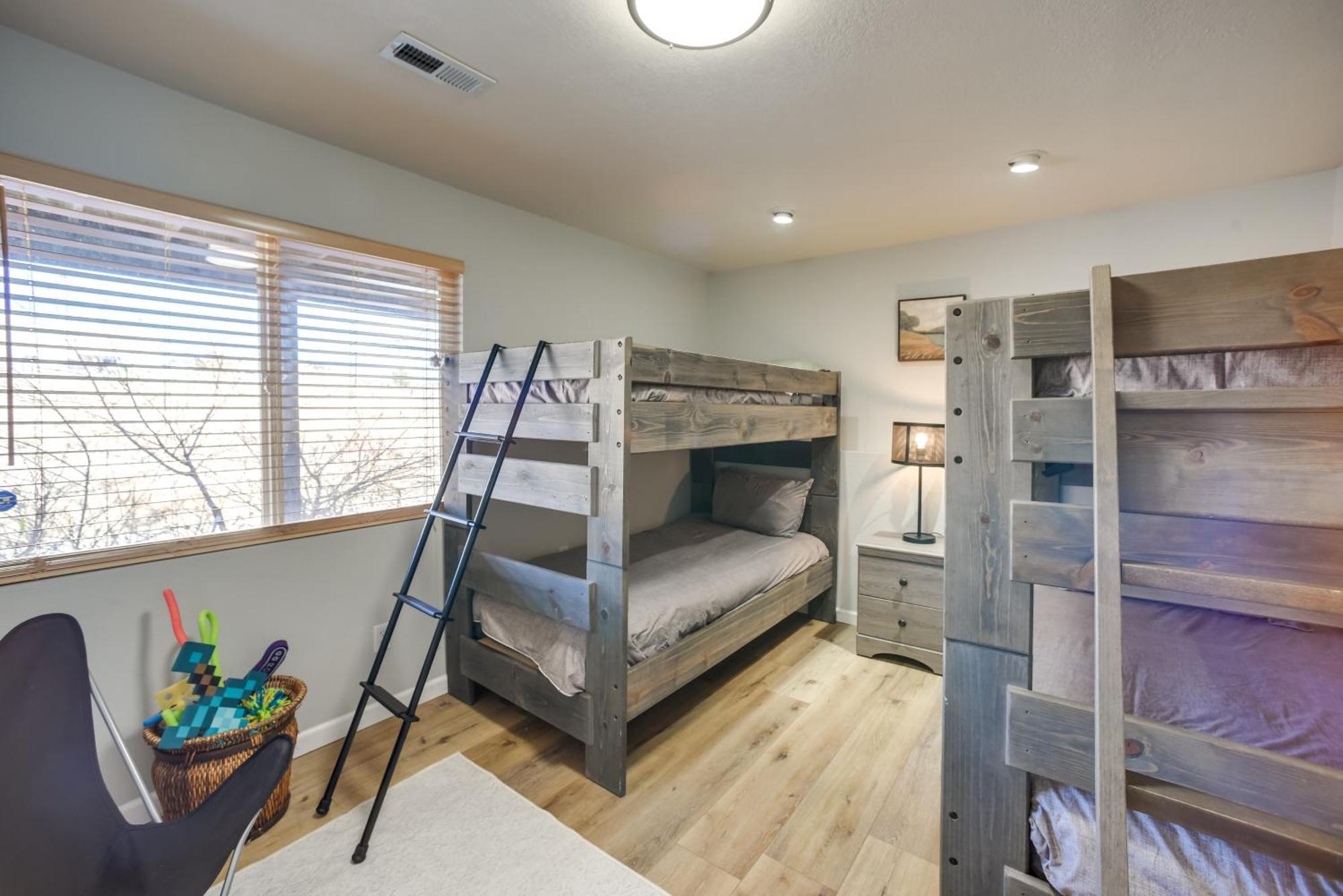 Holiday home Updated Springs - 3 Mi To Garden Of The Gods! Colorado Springs