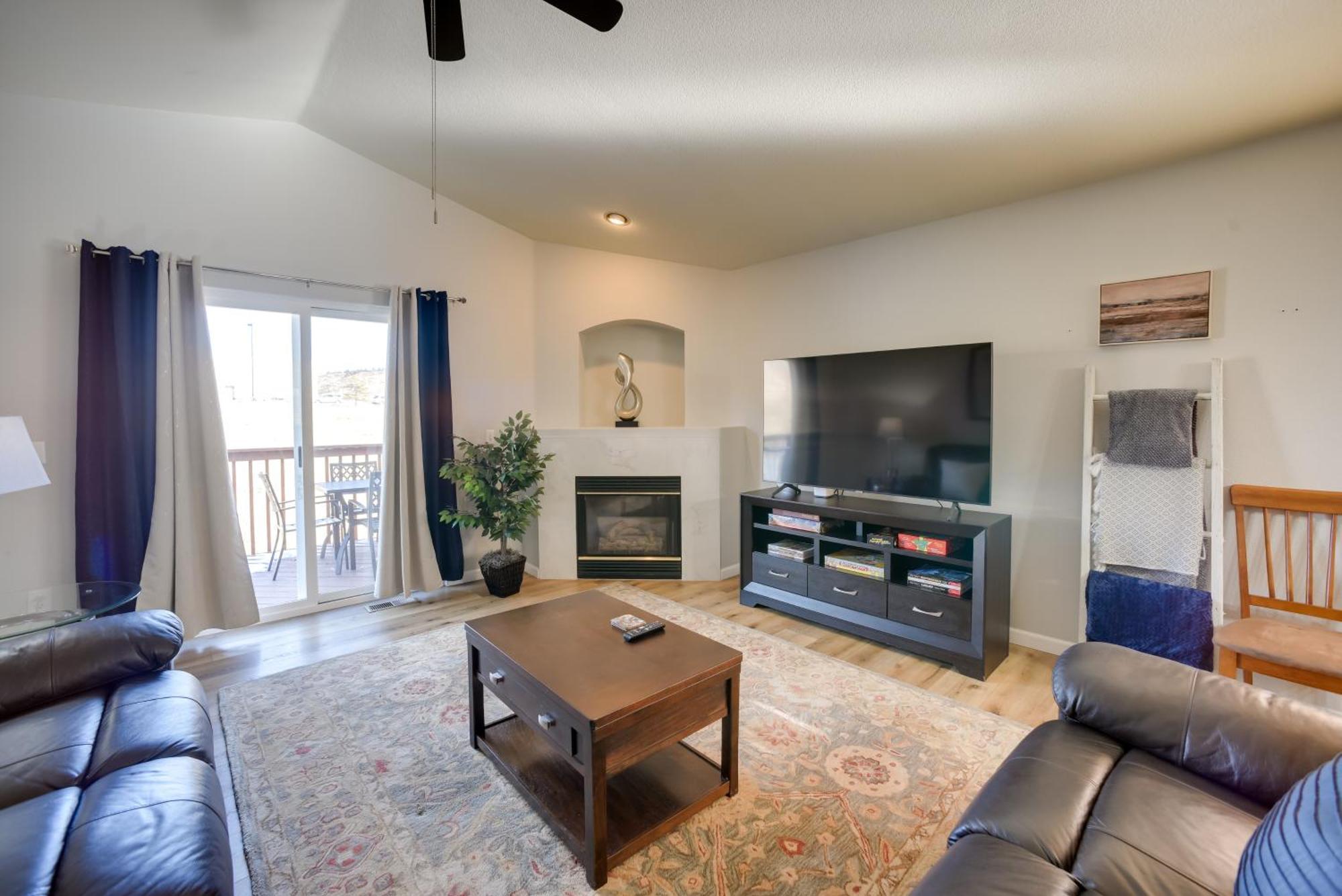 Holiday home Updated Springs - 3 Mi To Garden Of The Gods! *