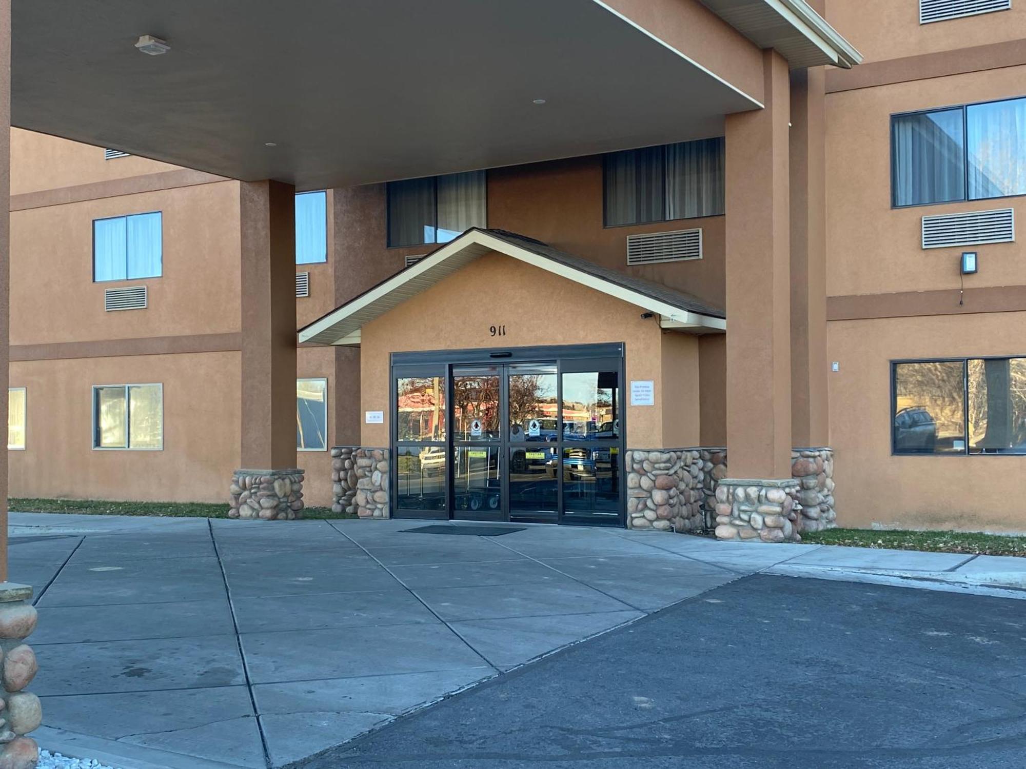 Comfort & Gunnison-crested Butte Hotel