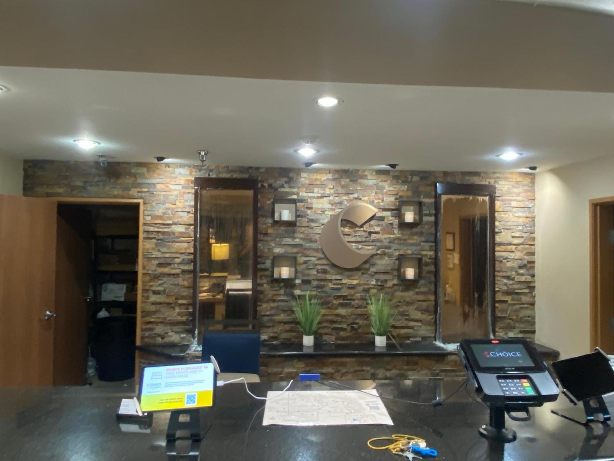 Comfort & Gunnison-crested Butte Hotel