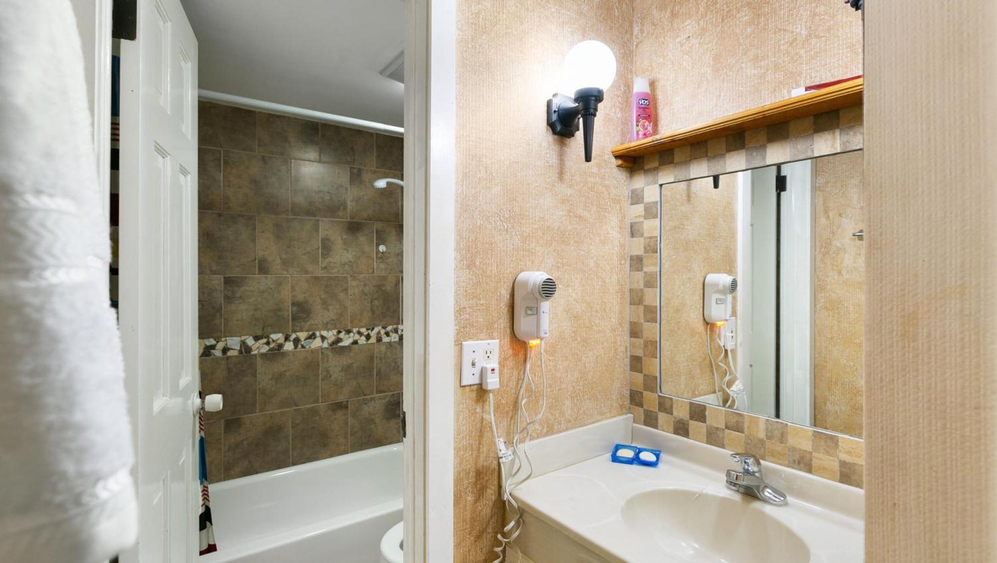 Georgetown Lodge Hotel 2*