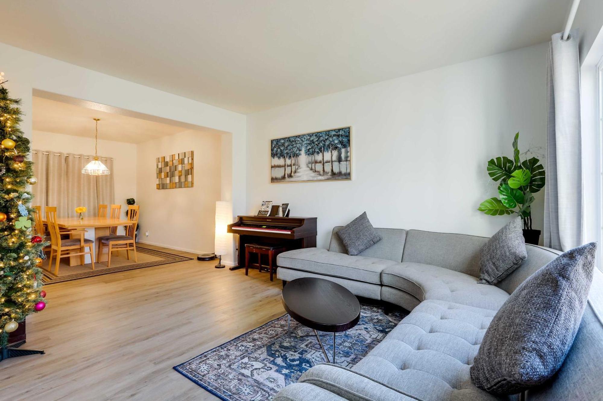 Spacious 15 Mi To Downtown Denver! * Thornton