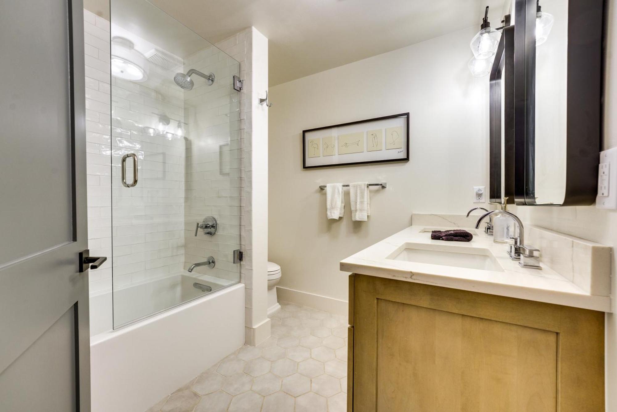 Inviting And Renovated In Crested Butte!