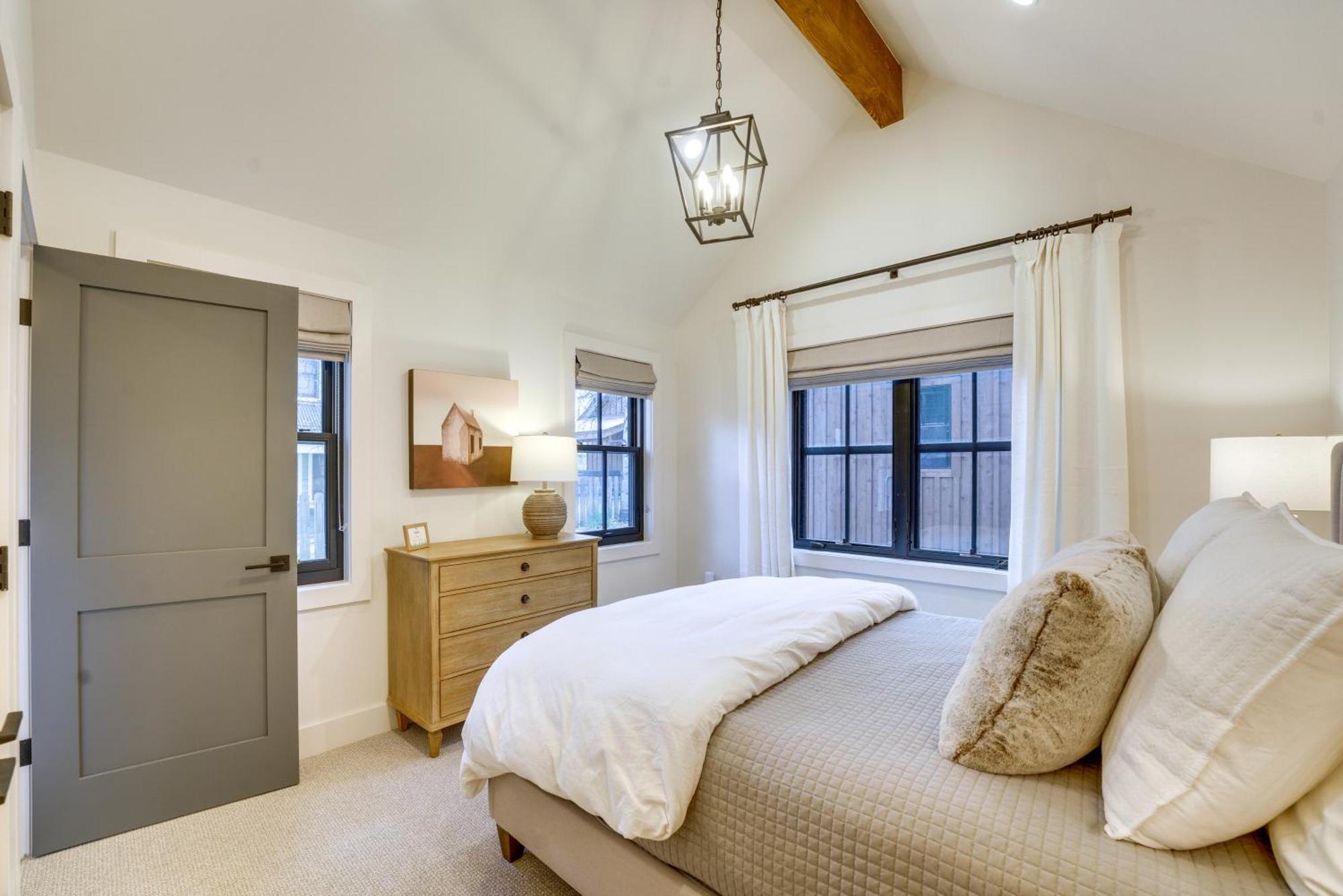 Inviting And Renovated In Crested Butte! * Crested Butte