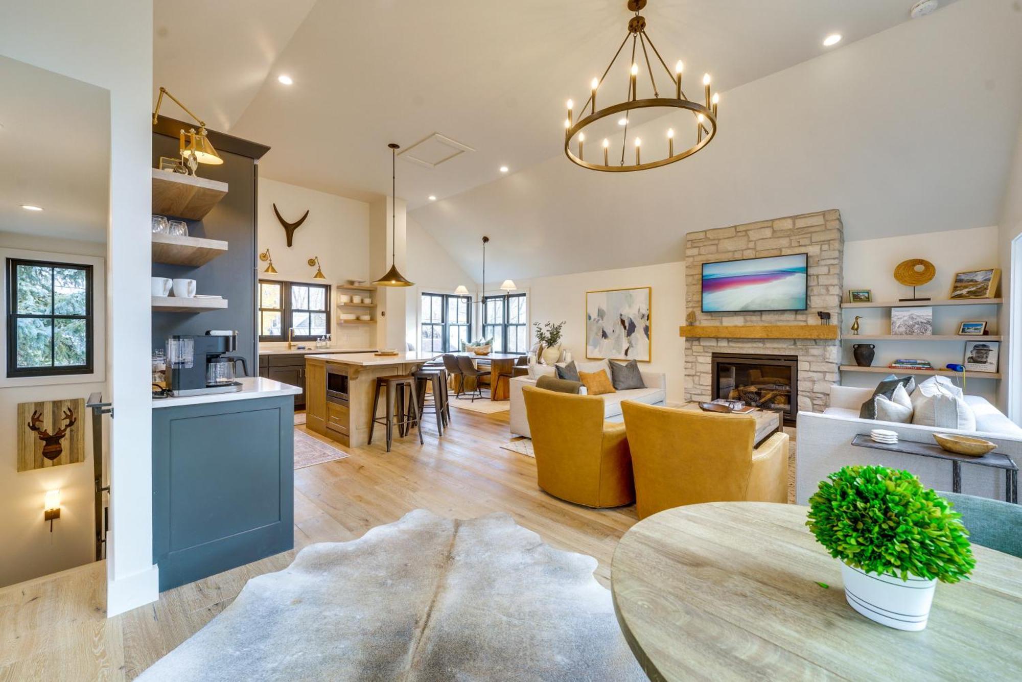 Inviting And Renovated In Crested Butte!