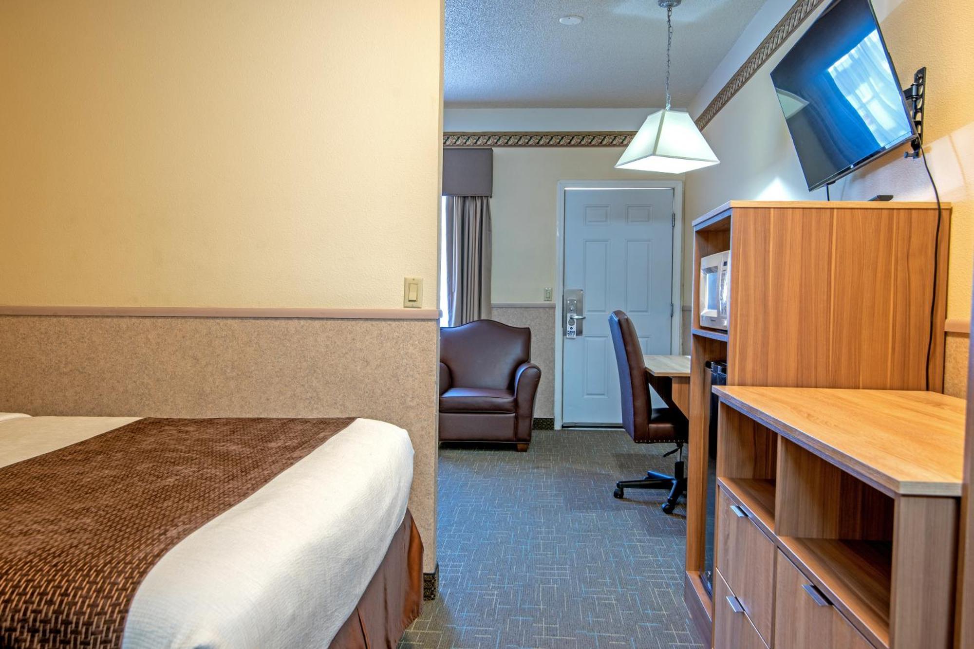 Silver Spruce Motel
