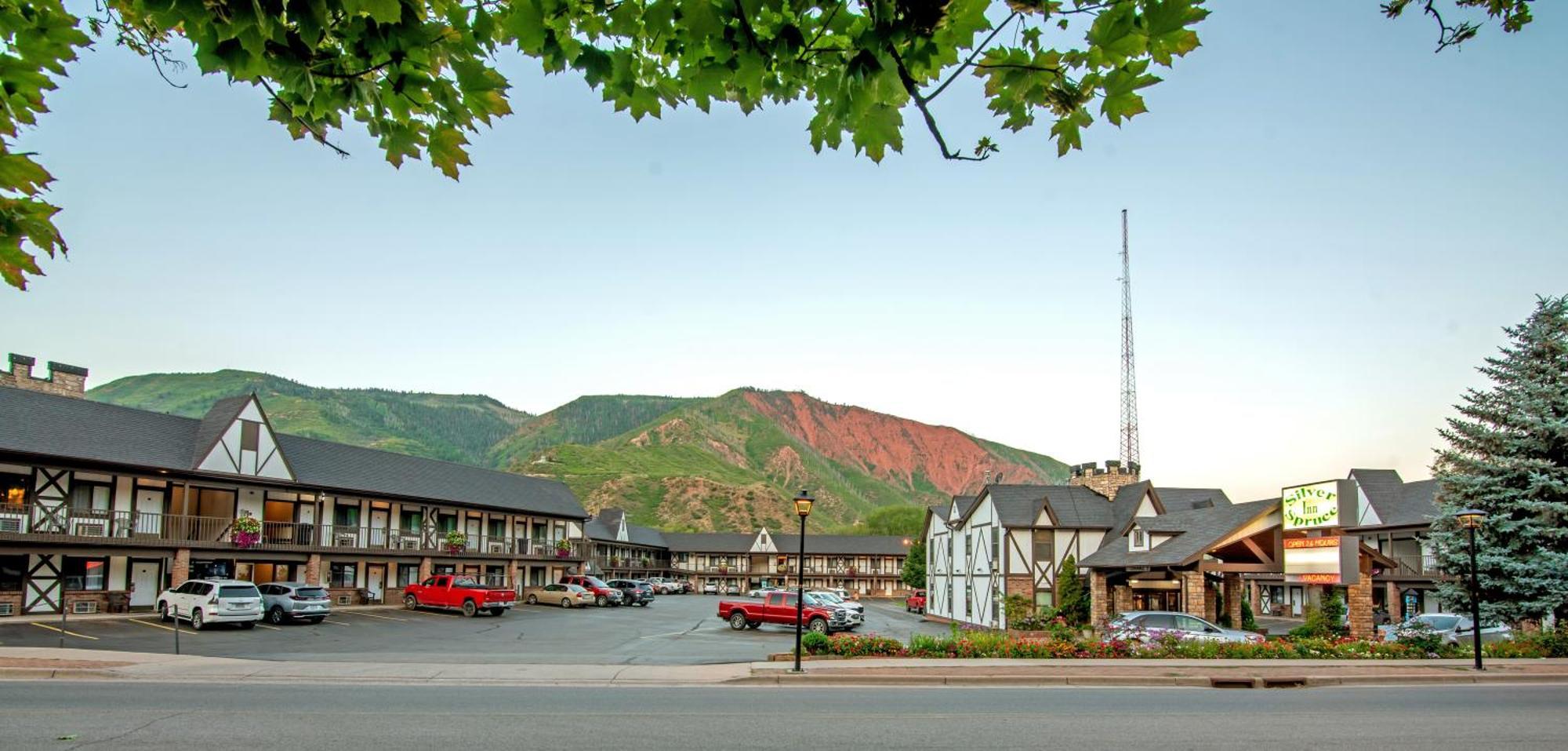 Silver Spruce Motel