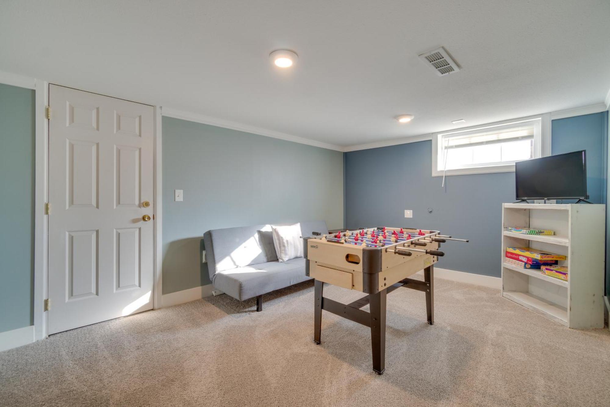 Holiday home Charming Getaway, Walk To And Downtown! *