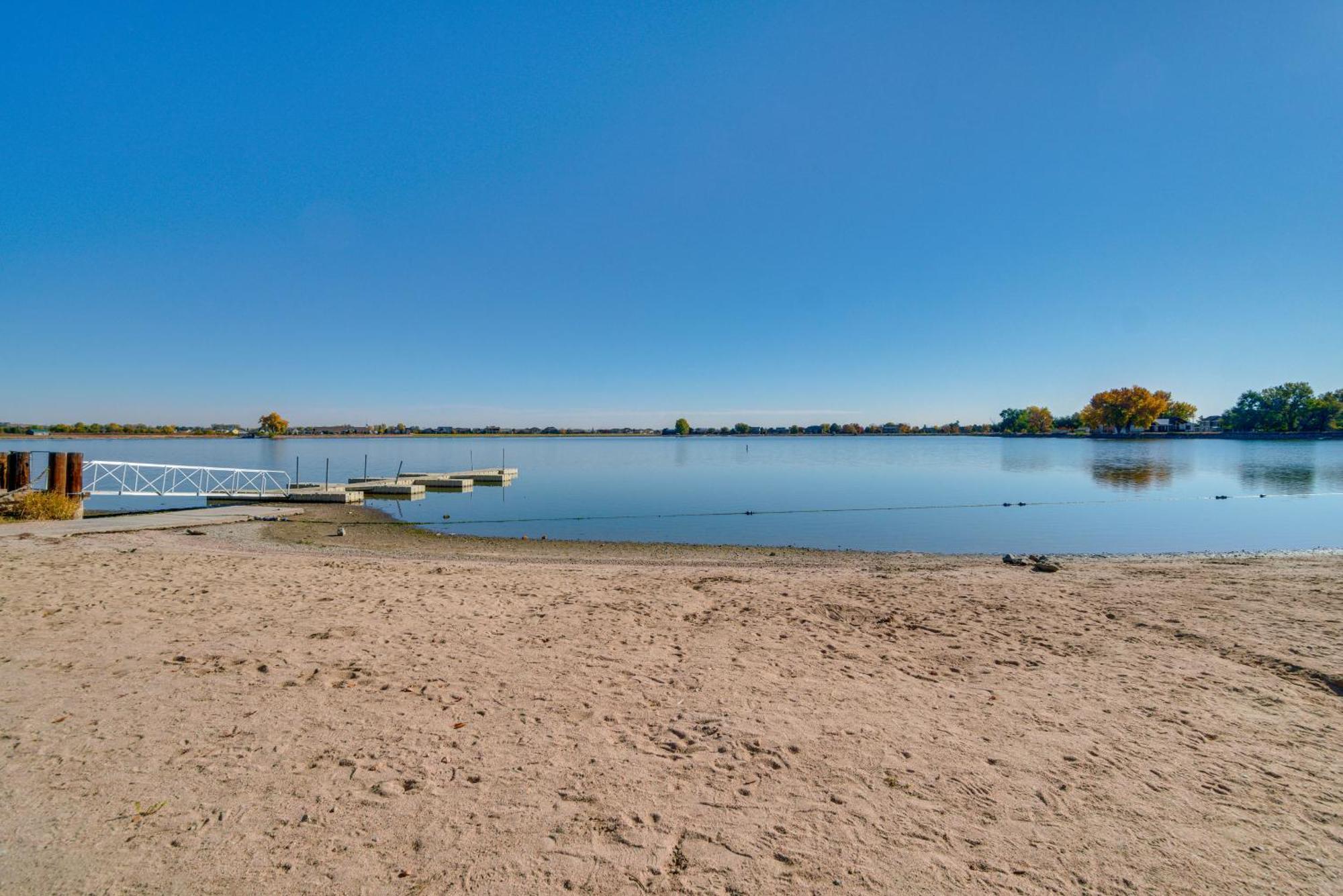 Charming Getaway, Walk To And Downtown! *