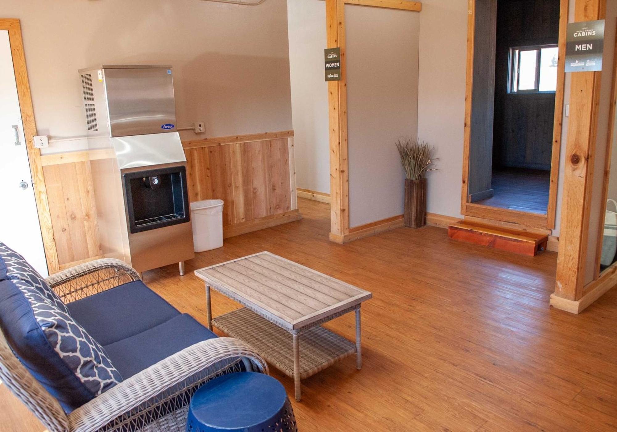 Royal Gorge 3*