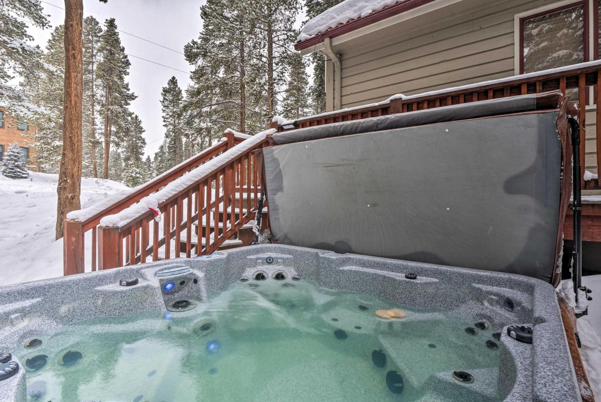 Holiday home Pet-friendly With Hot Tub!