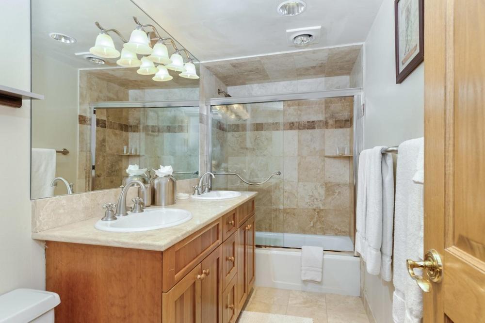 Chateau Roaring Fork Unit 22, Spacious With Beautiful River Views, 4 Blocks To Town *