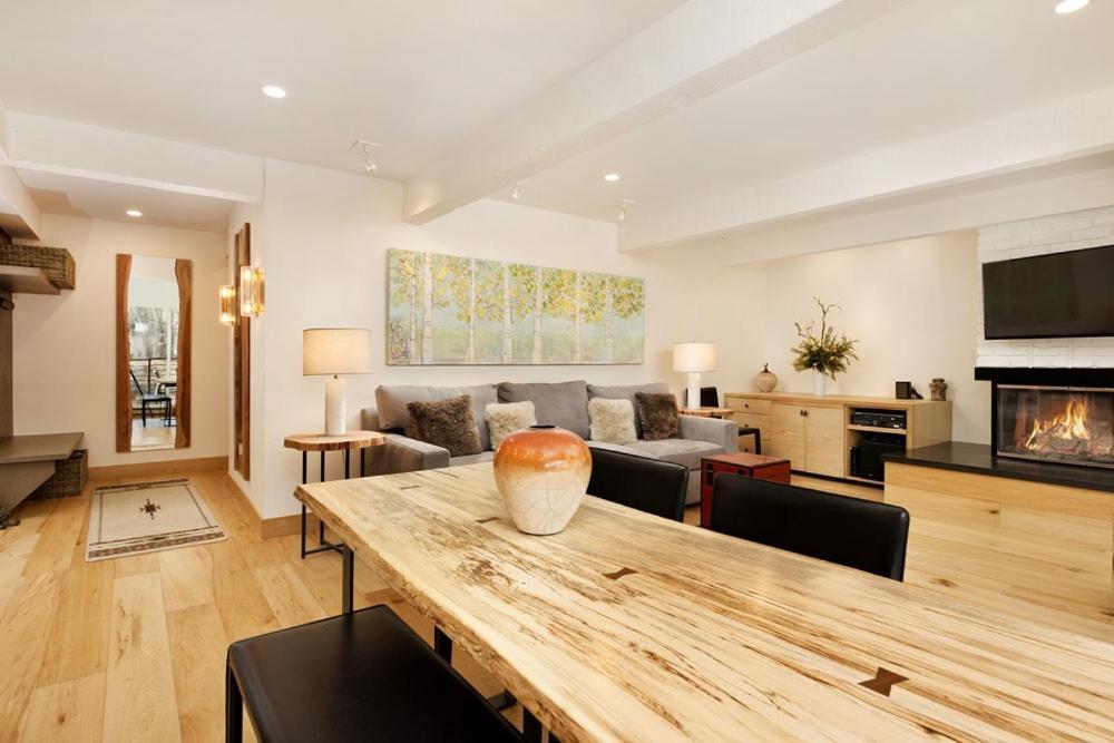 Holiday home Chateau Roaring Fork Unit 25, Contemporary With River Views, Close To Town