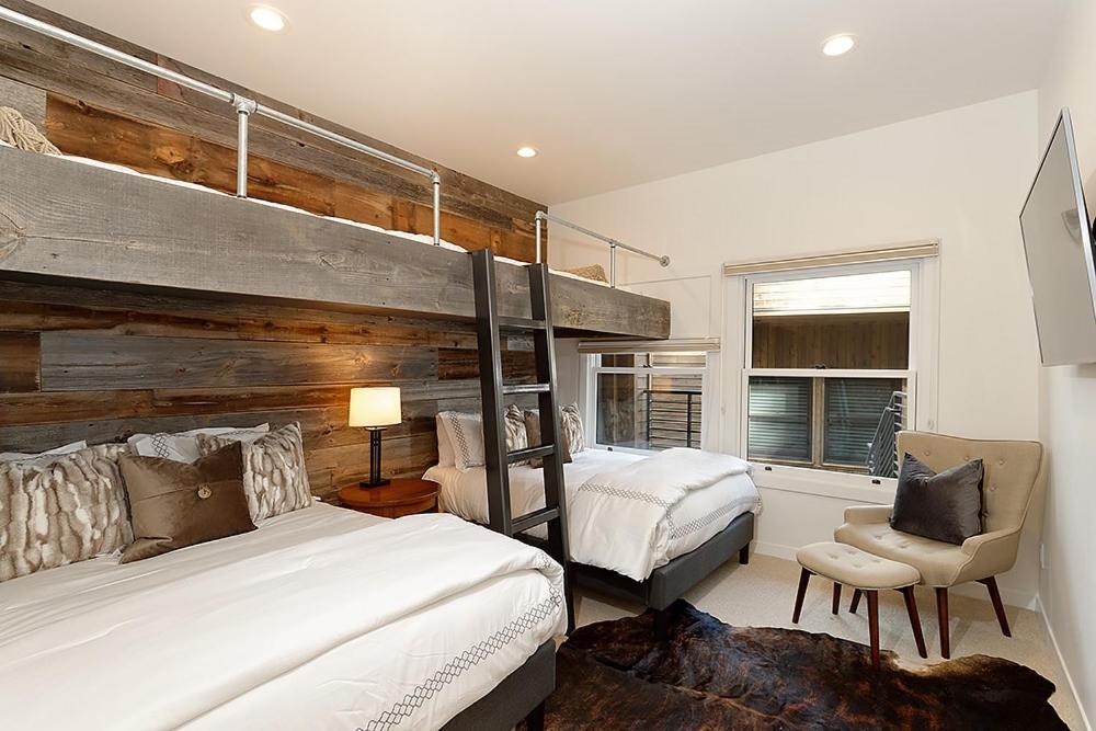 Holiday home Durant Unit D5, Deluxe With Beautiful Furnishings, Great Views, And A/c *