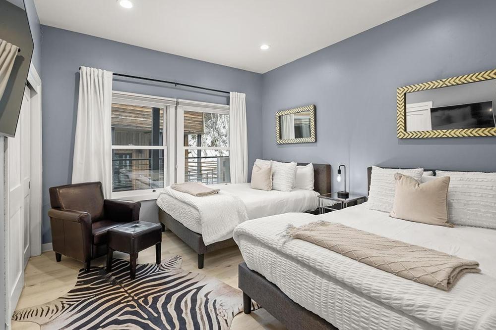 Durant Unit D5, Deluxe With Beautiful Furnishings, Great Views, And A/c *