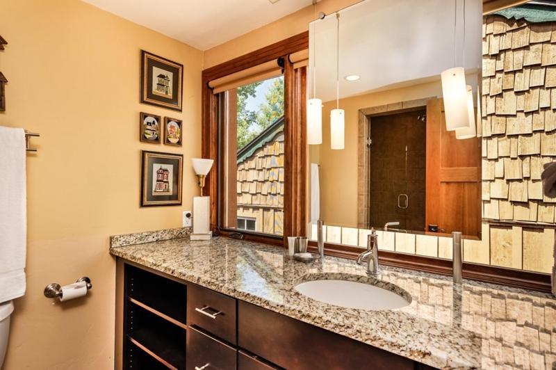 Fasching Haus Unit 10, Townhouse W/ Private Deck, Great Views, 2 Blocks To Downtown Aspen