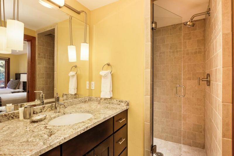 Fasching Haus Unit 10, Townhouse W/ Private Deck, Great Views, 2 Blocks To Downtown