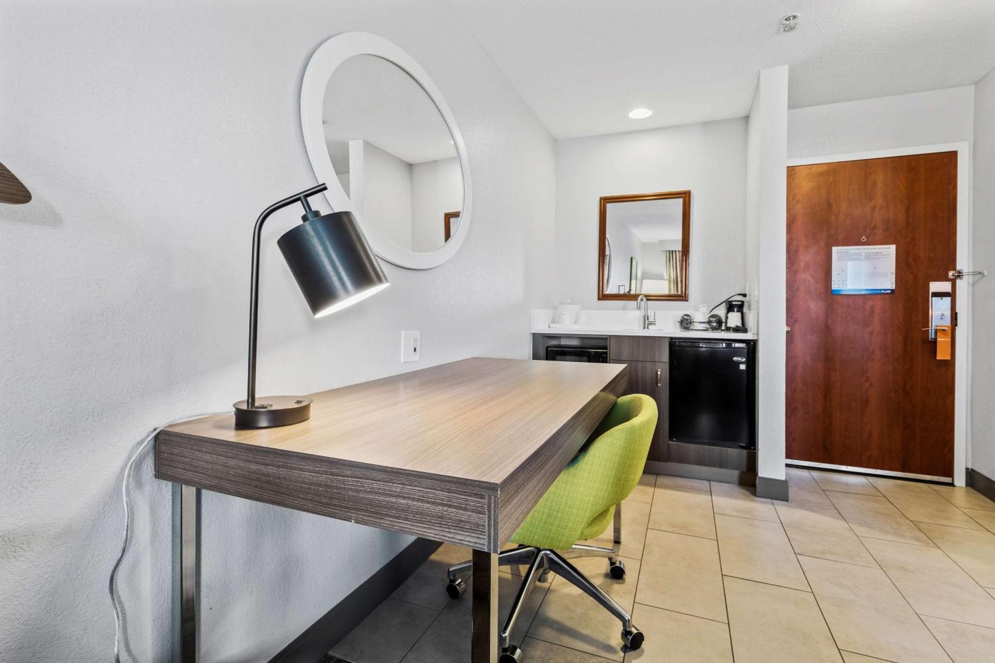 Hotel Hampton & Colorado Springs-air Force Academy/i-25 North 3*