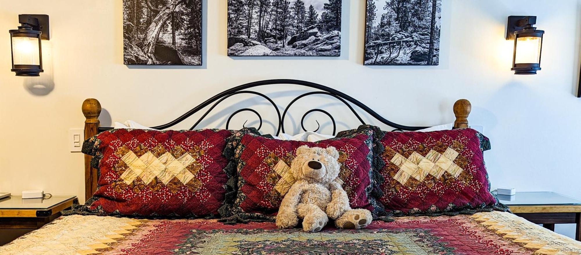 Alpen Way Mountain Lodge Evergreen