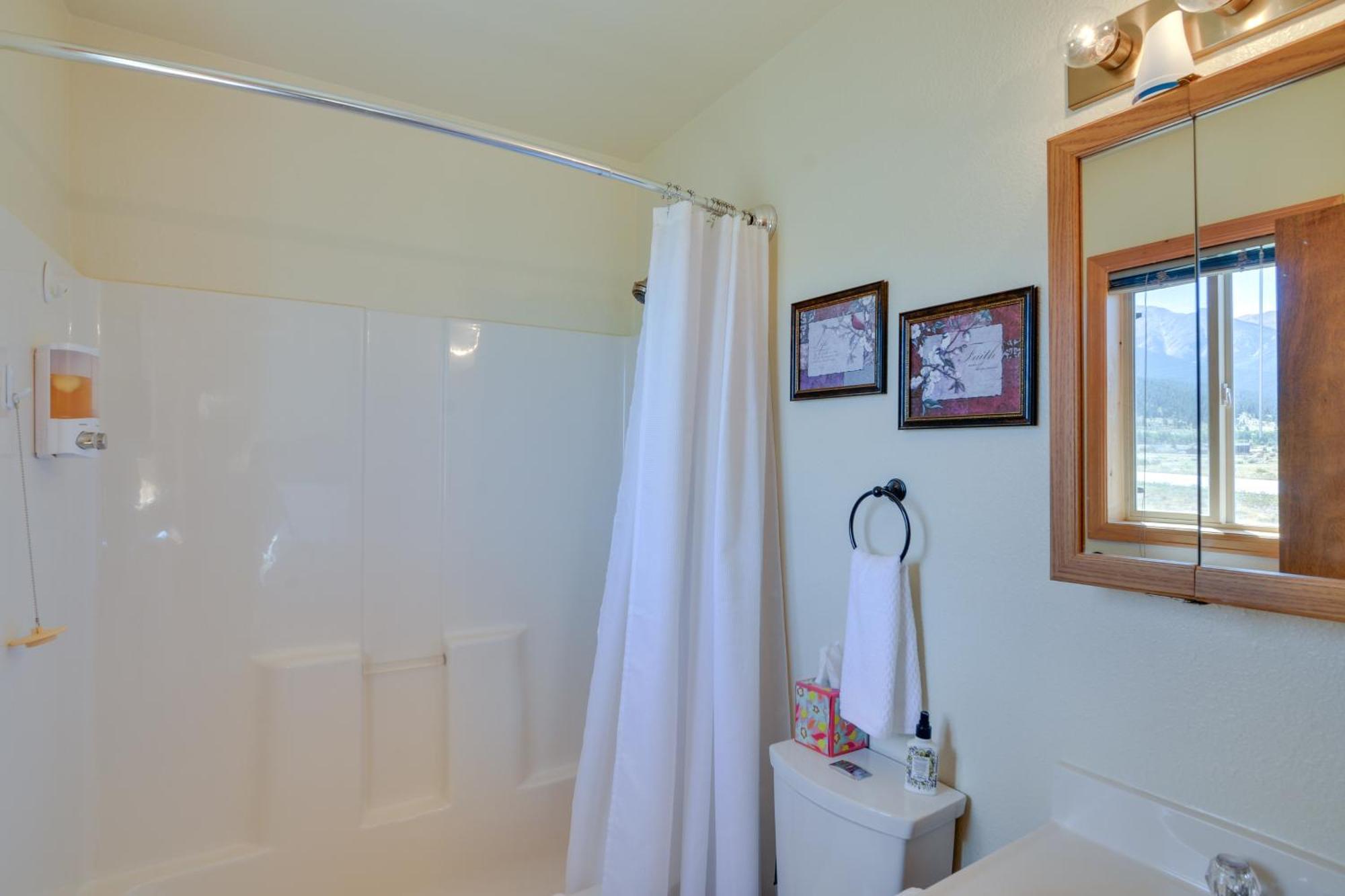 Spacious With Fire Pit Near Skiing! * Buena Vista