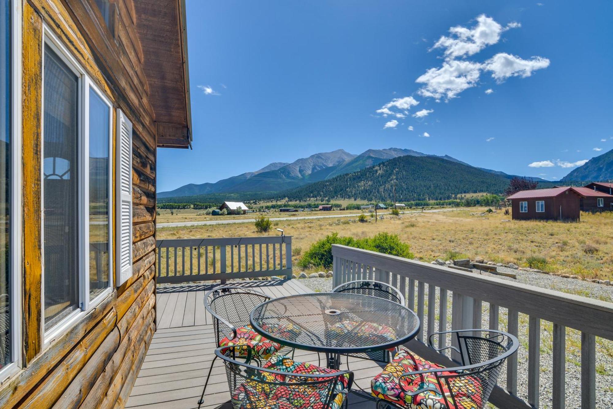 Spacious With Fire Pit Near Skiing! Holiday home