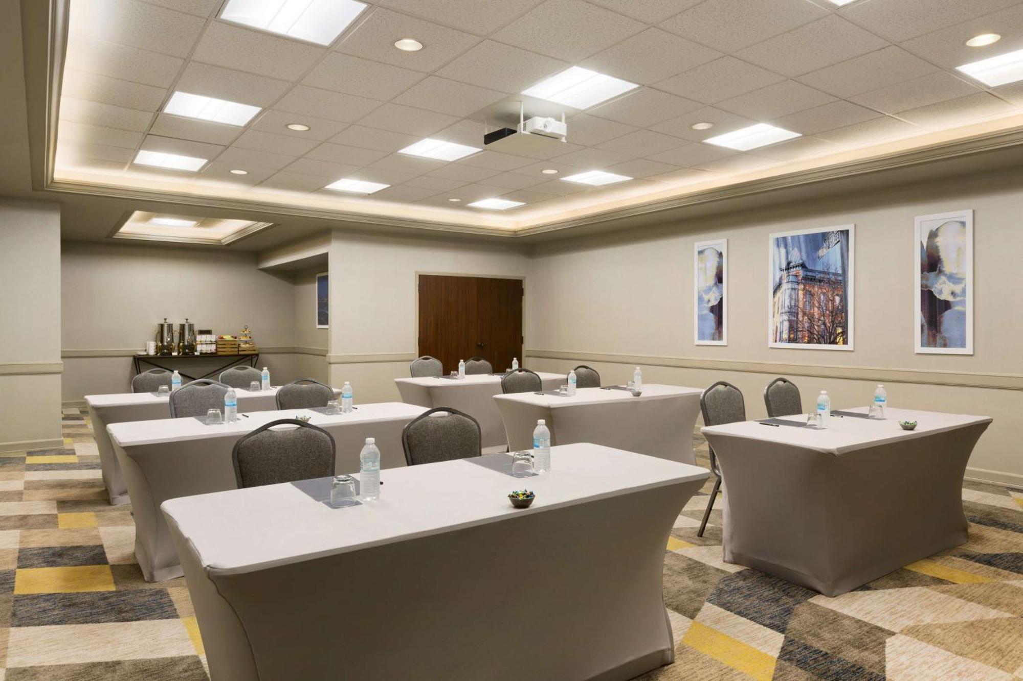 Hilton Collins 3*