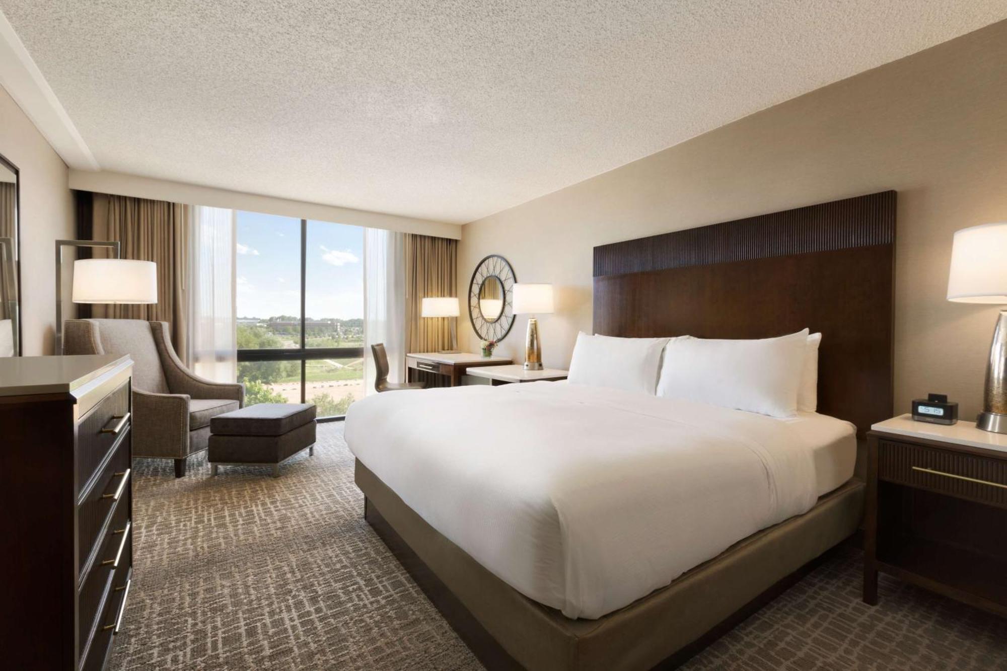 Hotel Hilton Collins 3*
