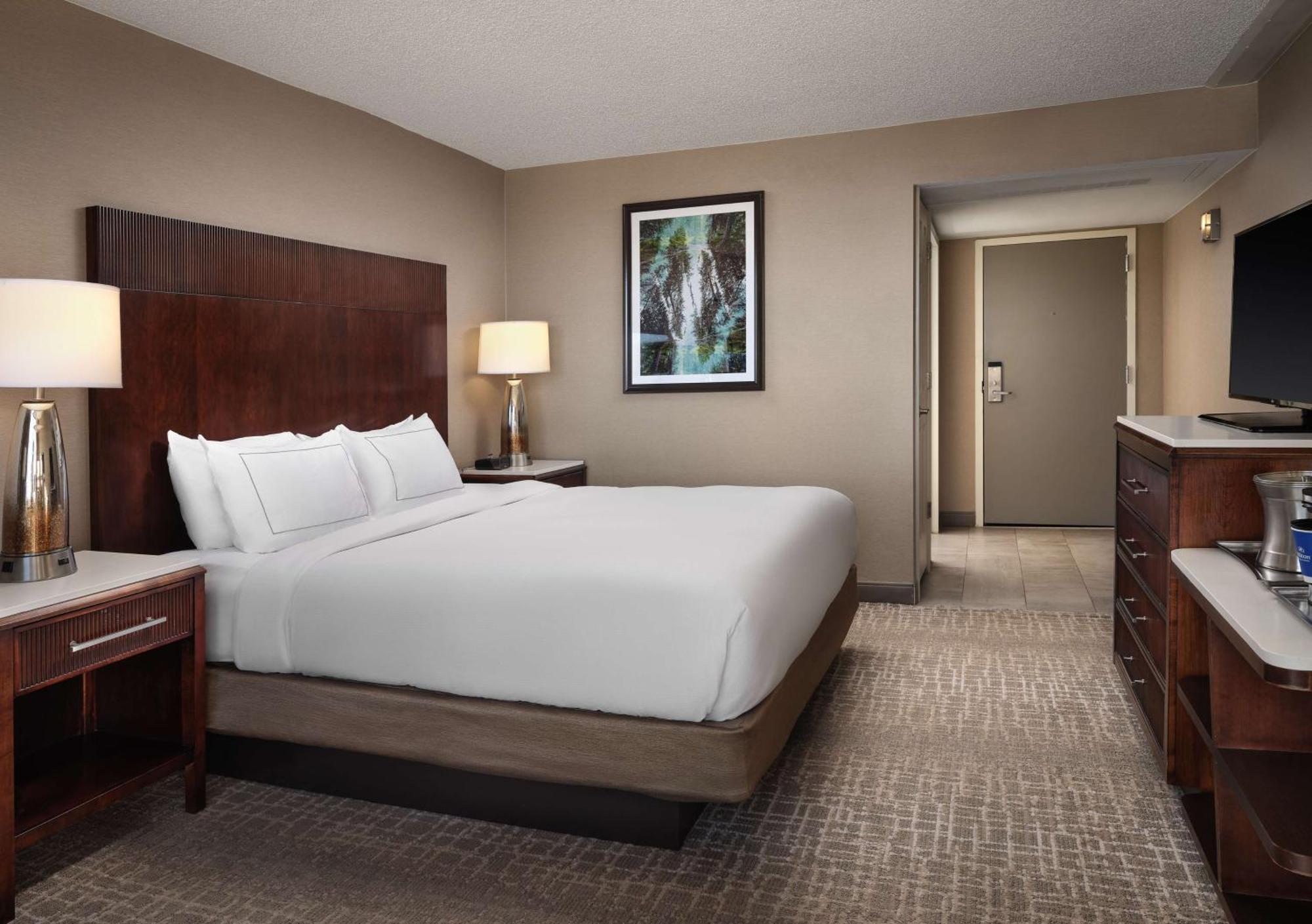 Hilton Collins Hotel 3*