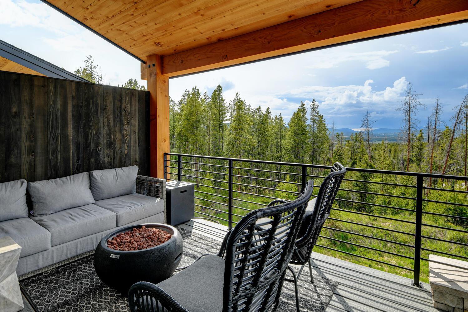 Holiday home Luxury 1219: Hot Tub Retreat With Peloton And Scenic Views *