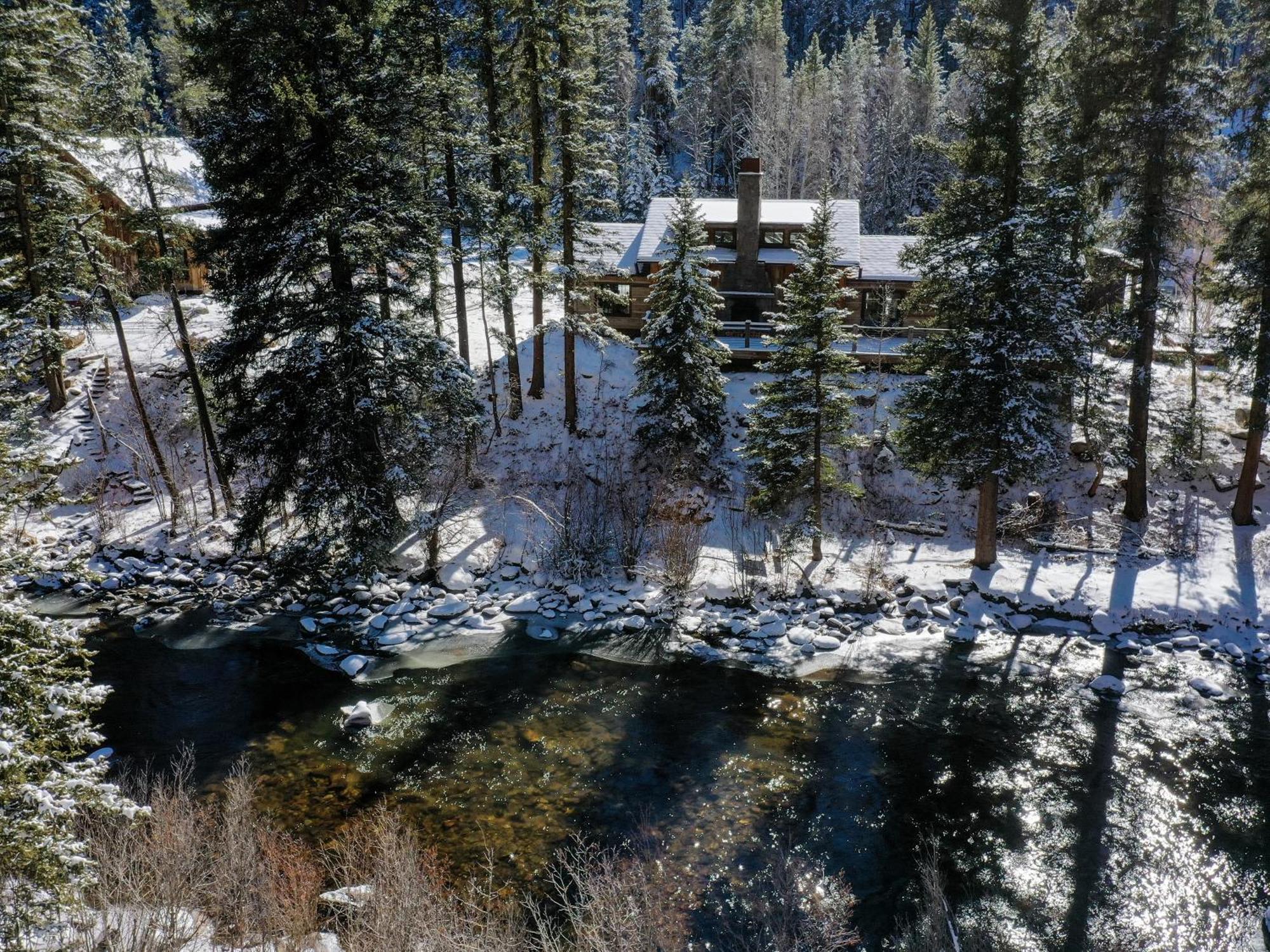 Eleven Taylor River Resort