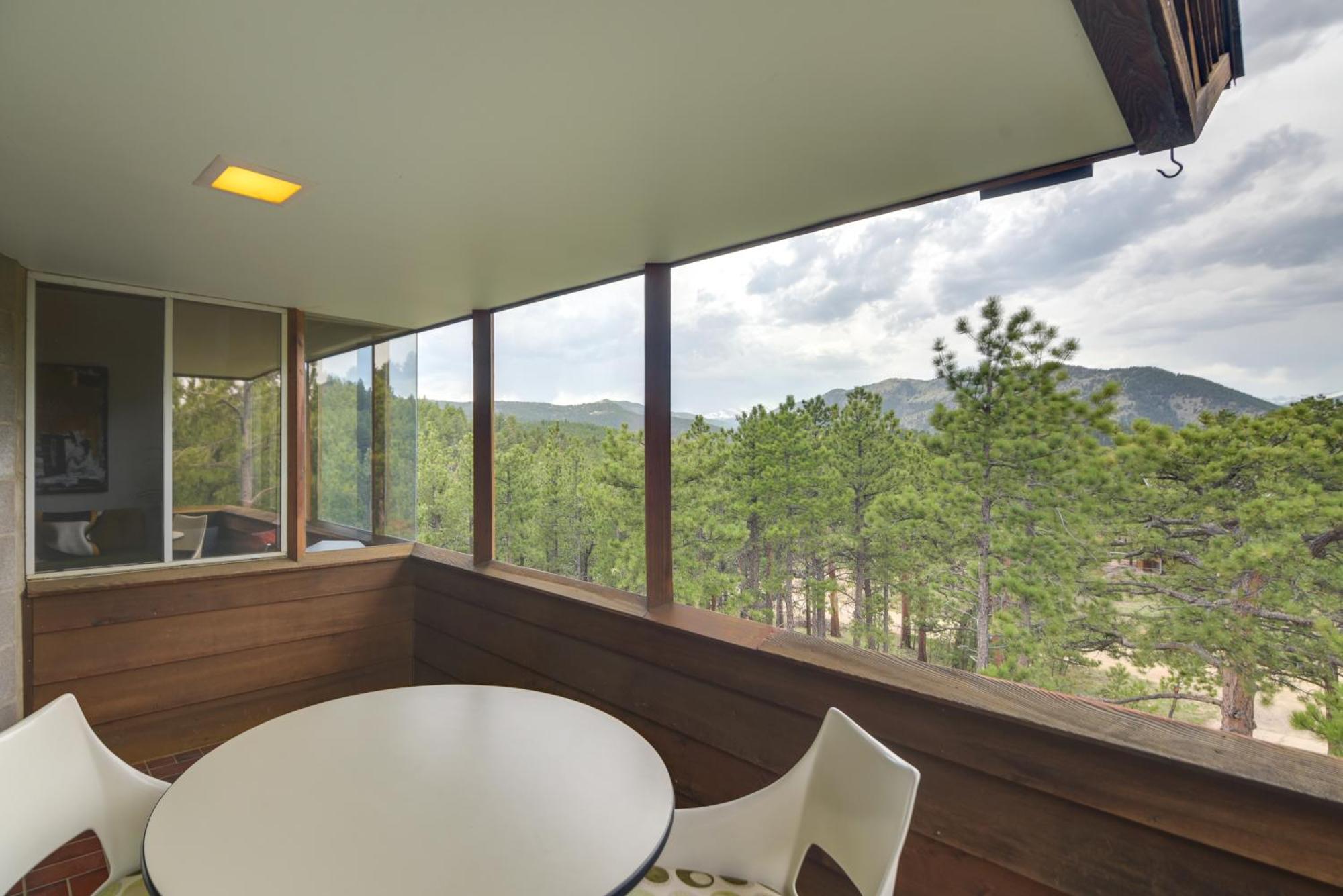 Barrett House On Mtn Peak With Hot Tub Holiday home