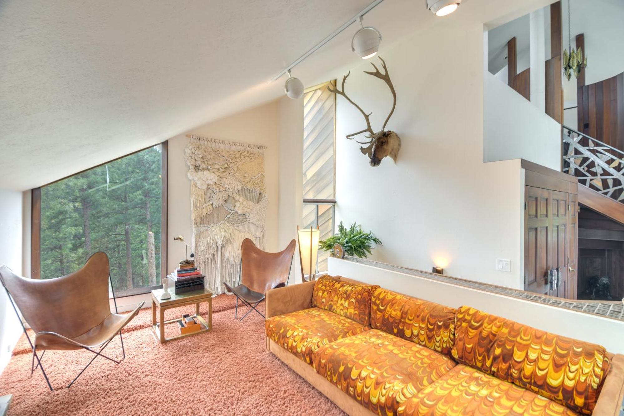 Barrett House On Mtn Peak With Hot Tub Holiday home