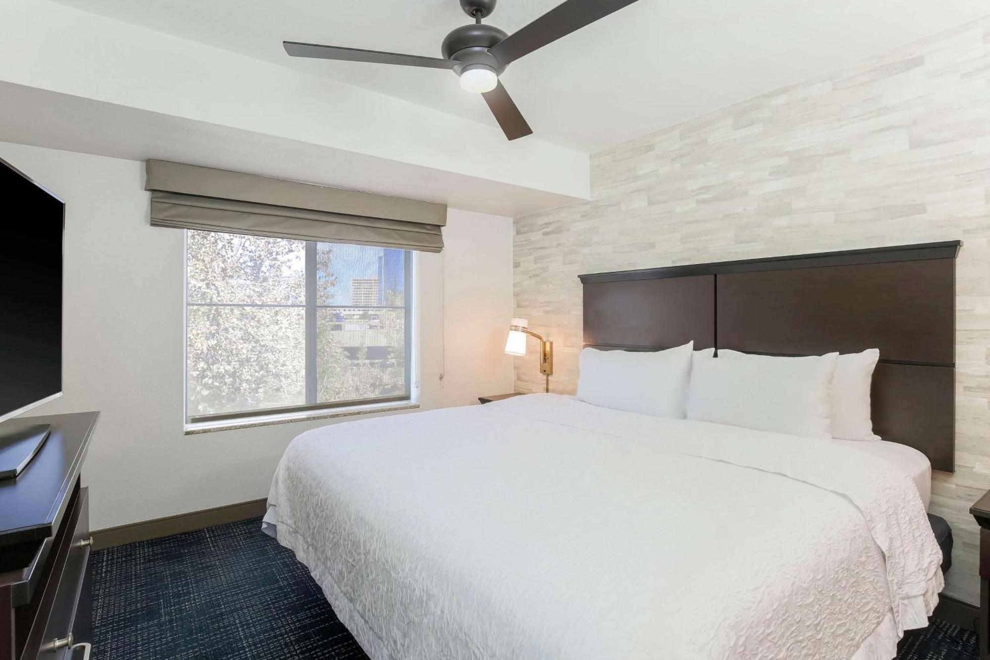 Hampton & Denver Tech Center Hotel 3*