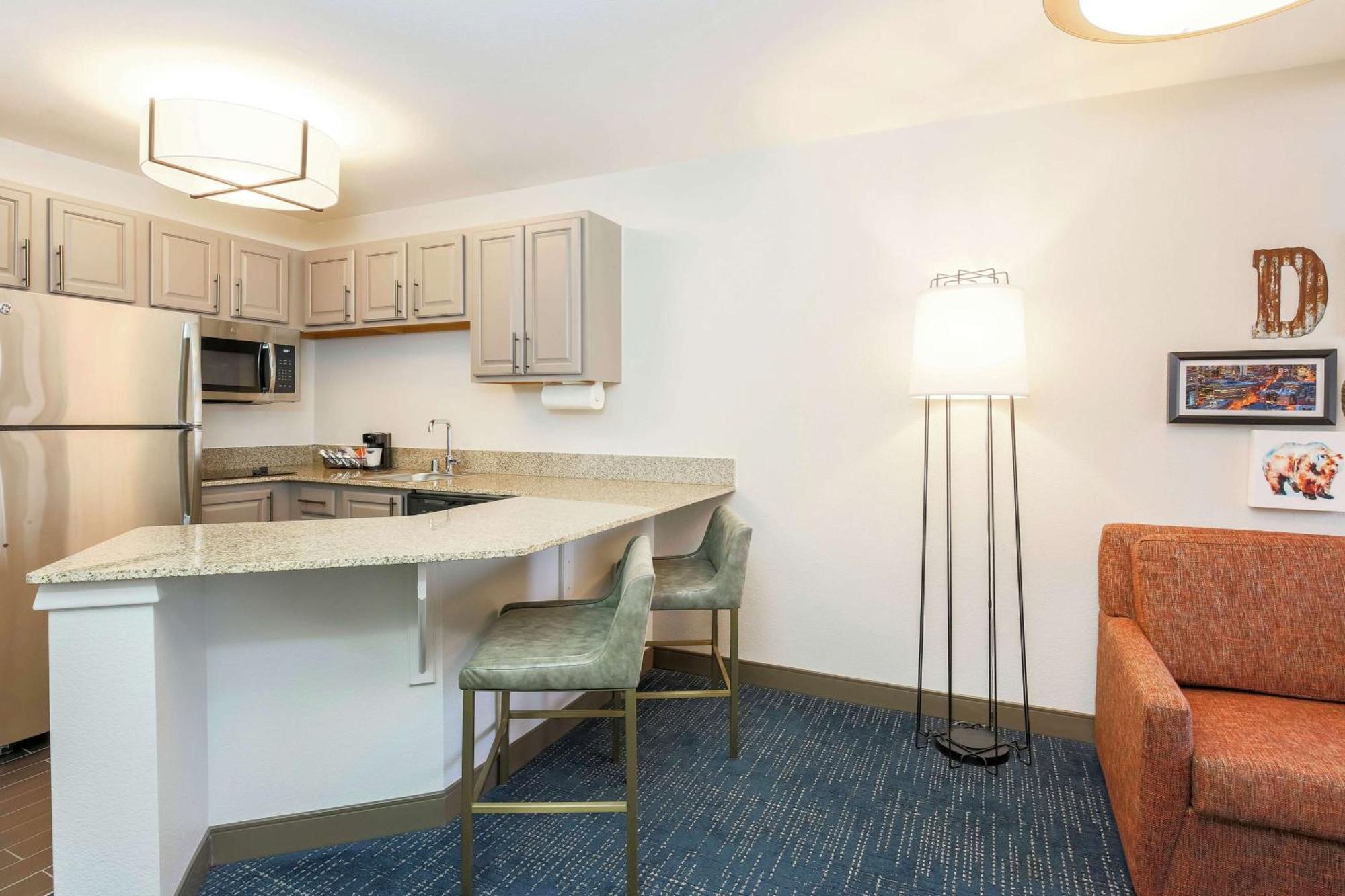 Hampton & Denver Tech Center 3* Centennial