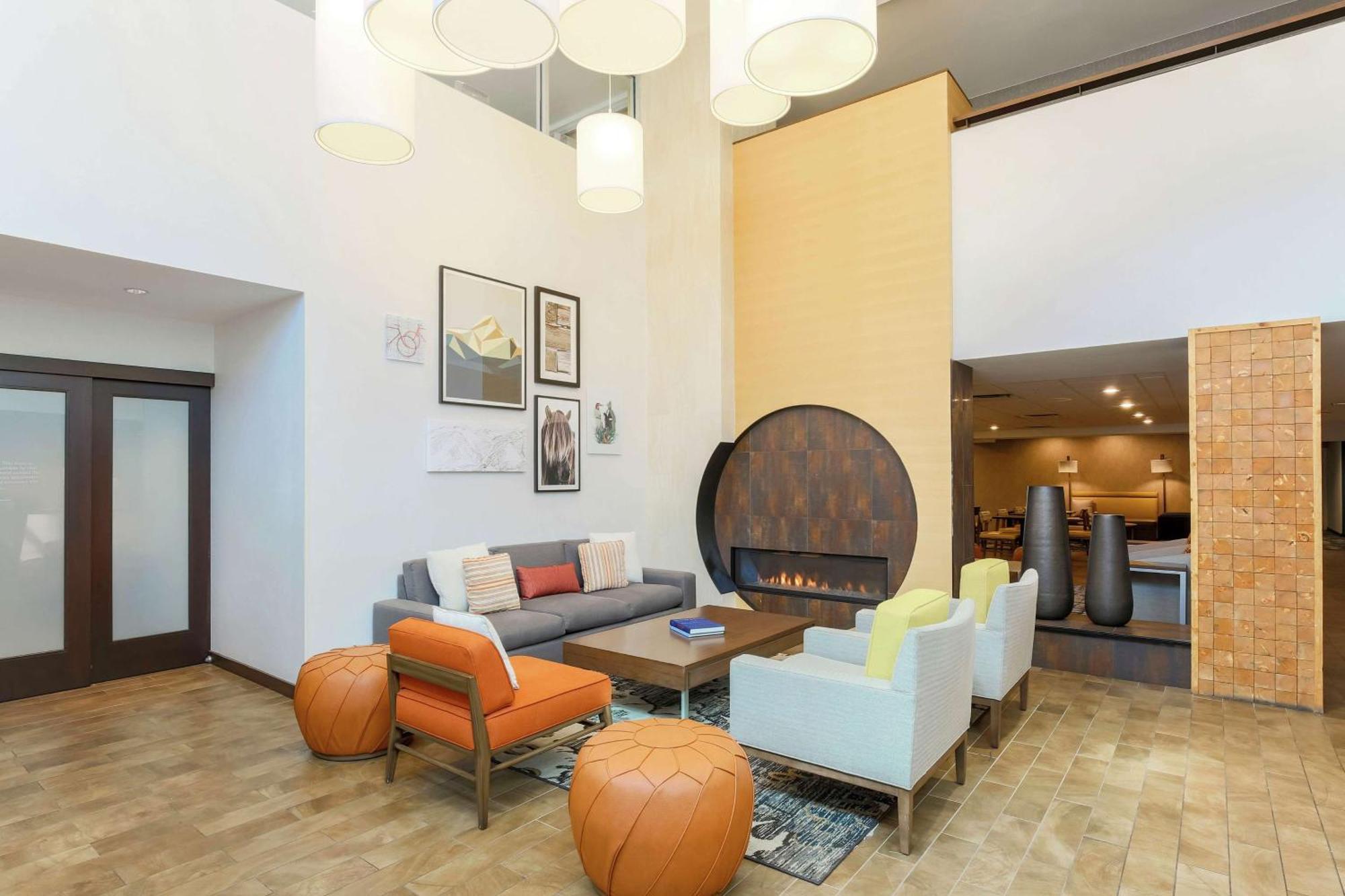 Hampton & Denver Tech Center Hotel 3*