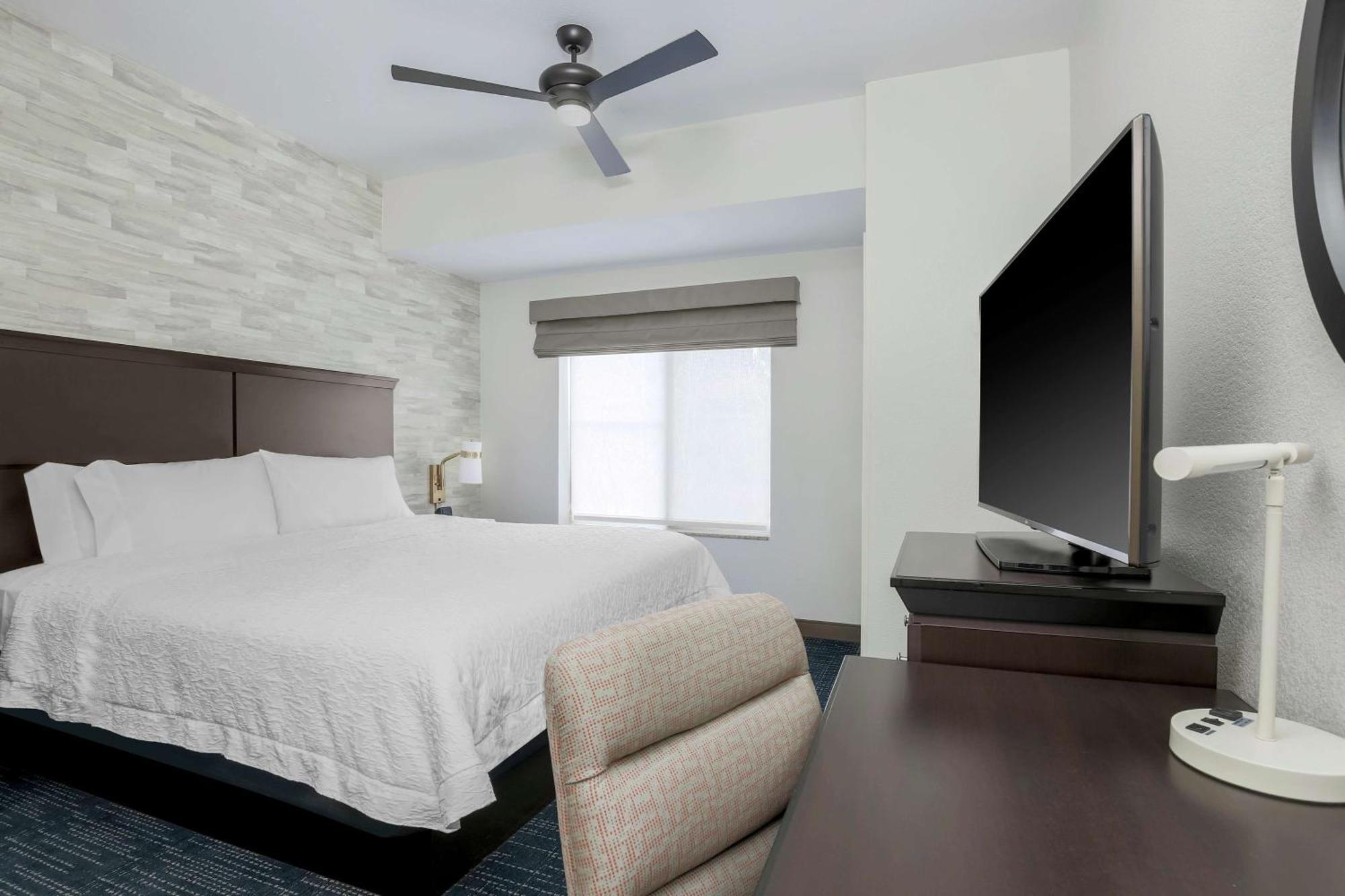 Hampton & Denver Tech Center Hotel 3*