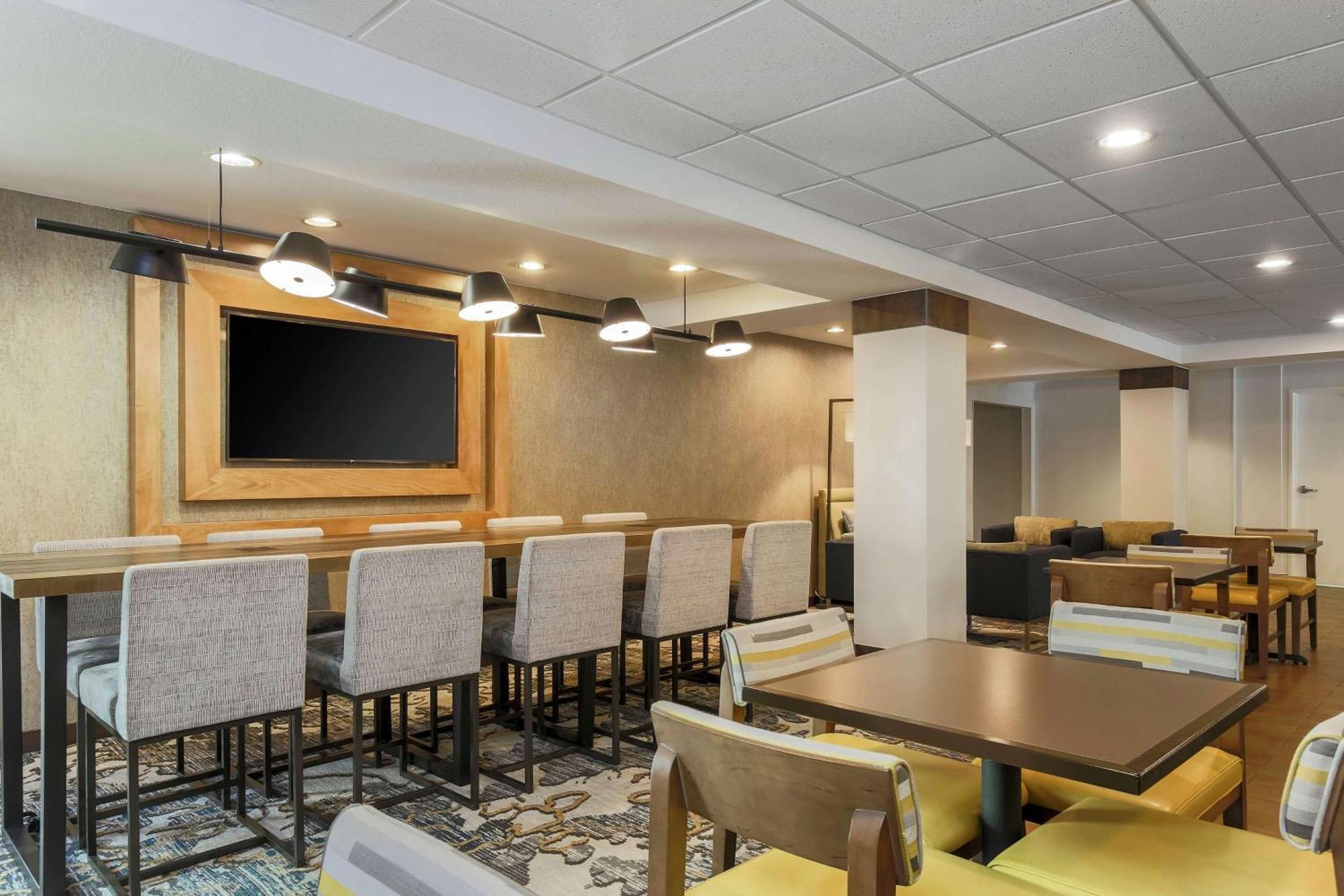 Hampton & Denver Tech Center Hotel 3*