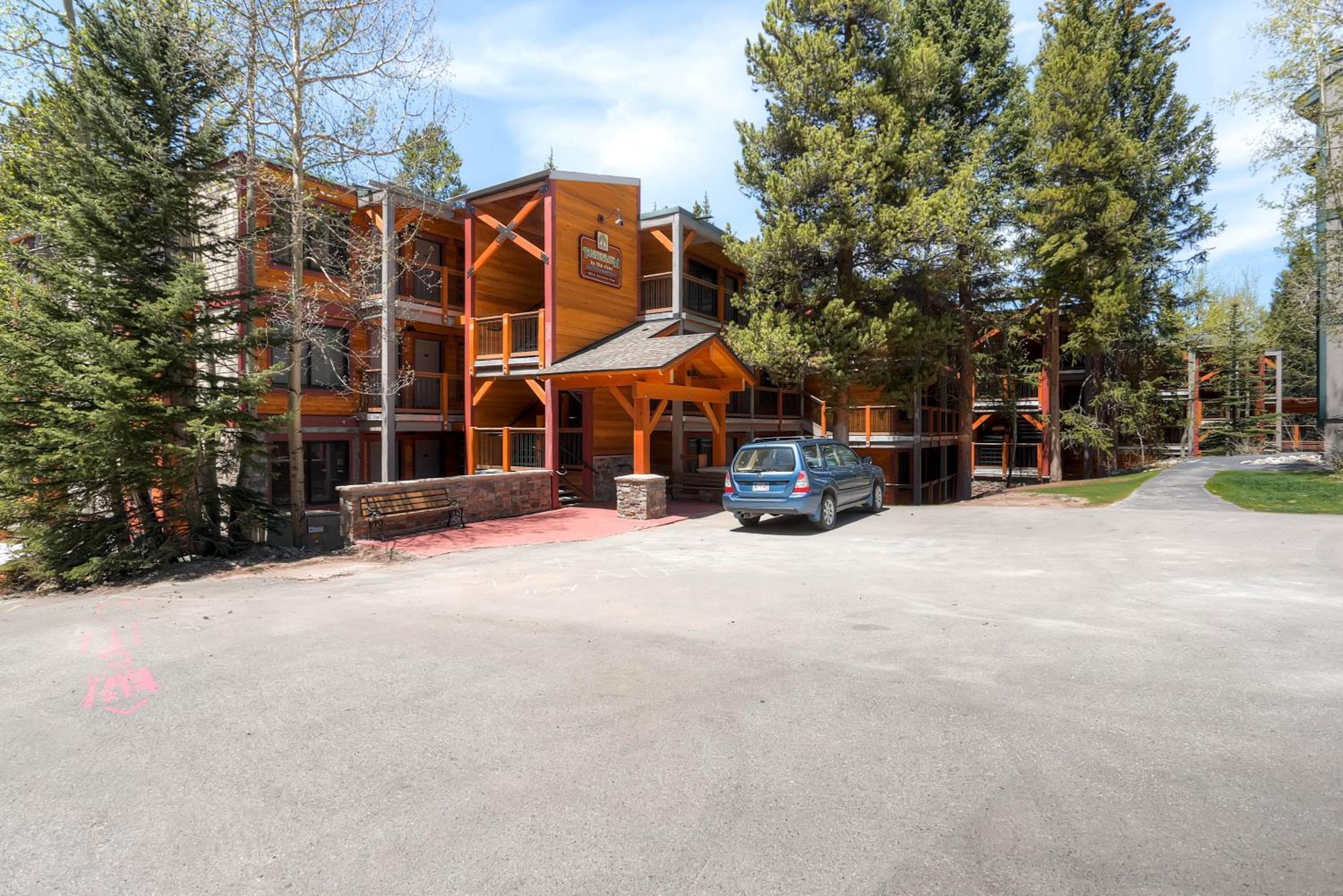 Experience Enchanting Alpine Hideaway With Charming Moose Theme & Views! - Tb304 Apartment *