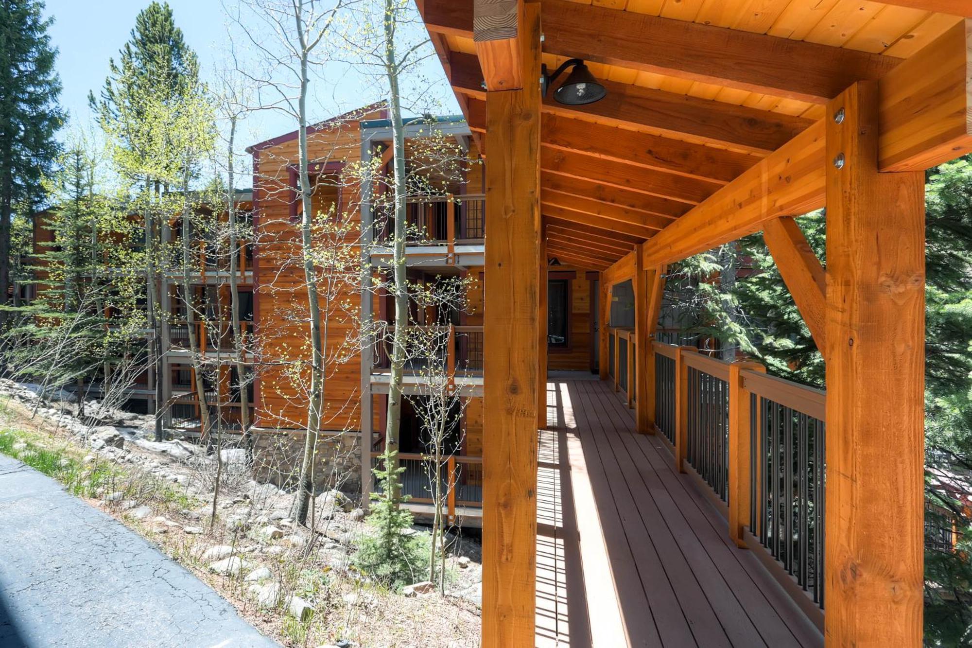 Apartment Experience Enchanting Alpine Hideaway With Charming Moose Theme & Views! - Tb304