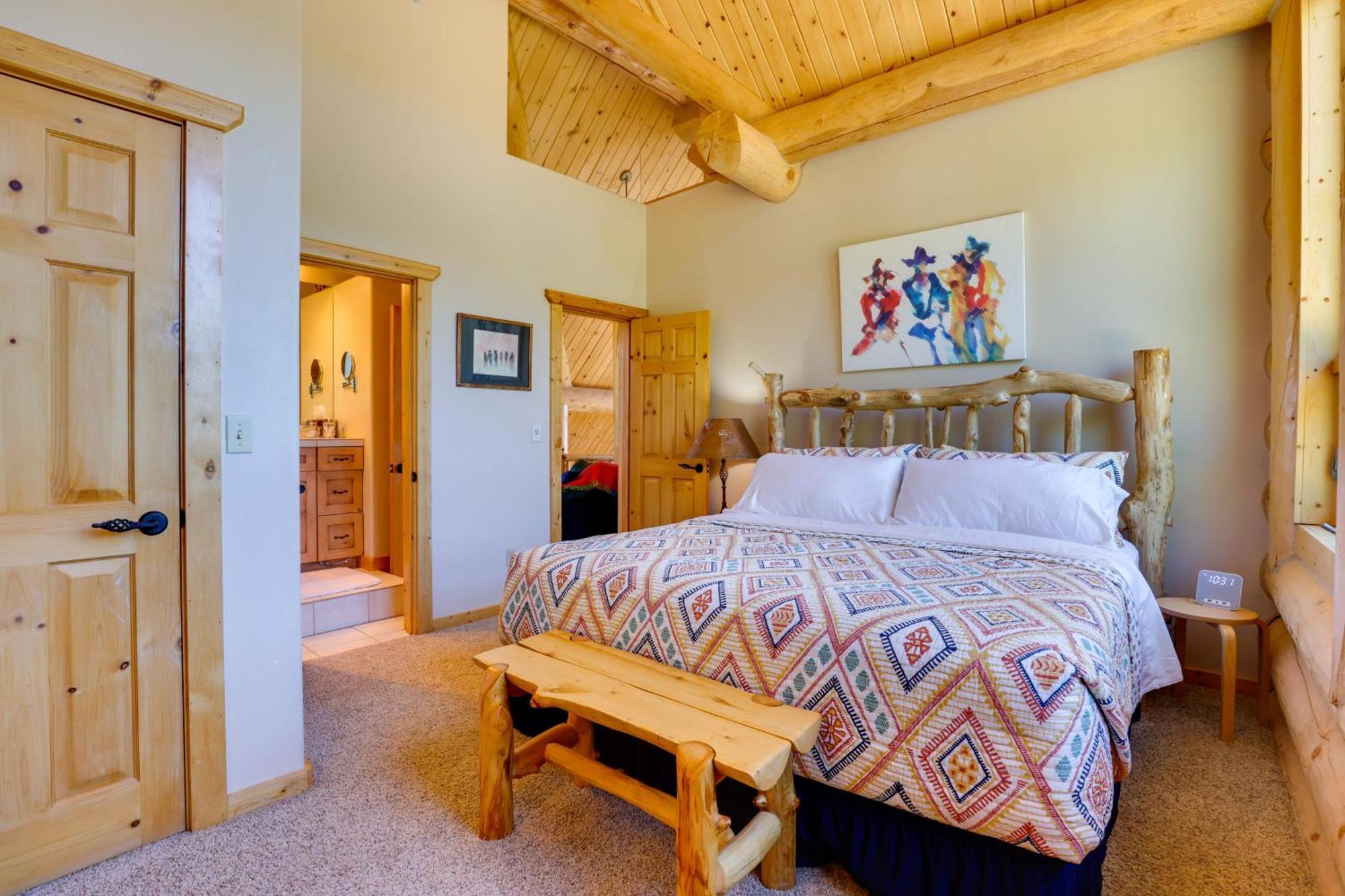 Secluded With Mountain Views And Hot Tub Holiday home