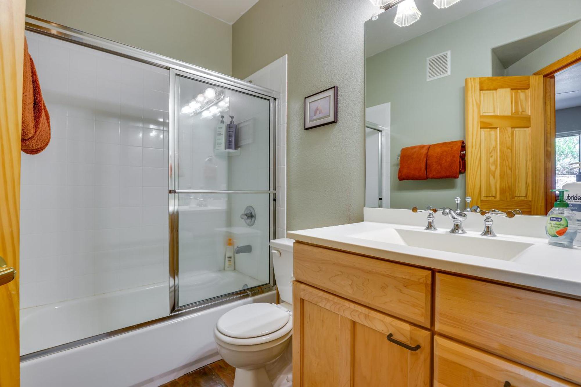 Apartment Cozy With Views, 3 Mi To Resort!