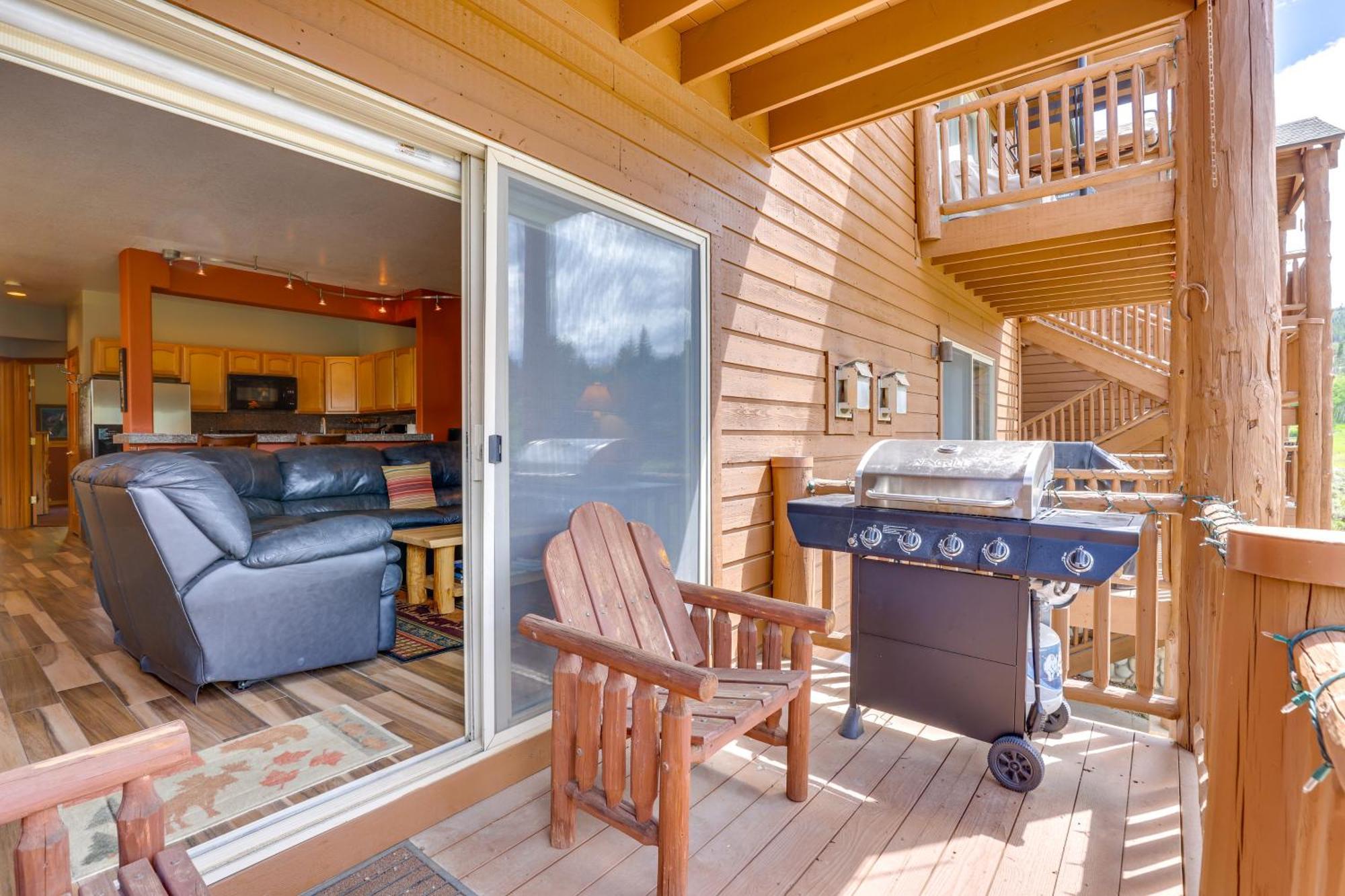 Cozy With Views, 3 Mi To Resort! Apartment