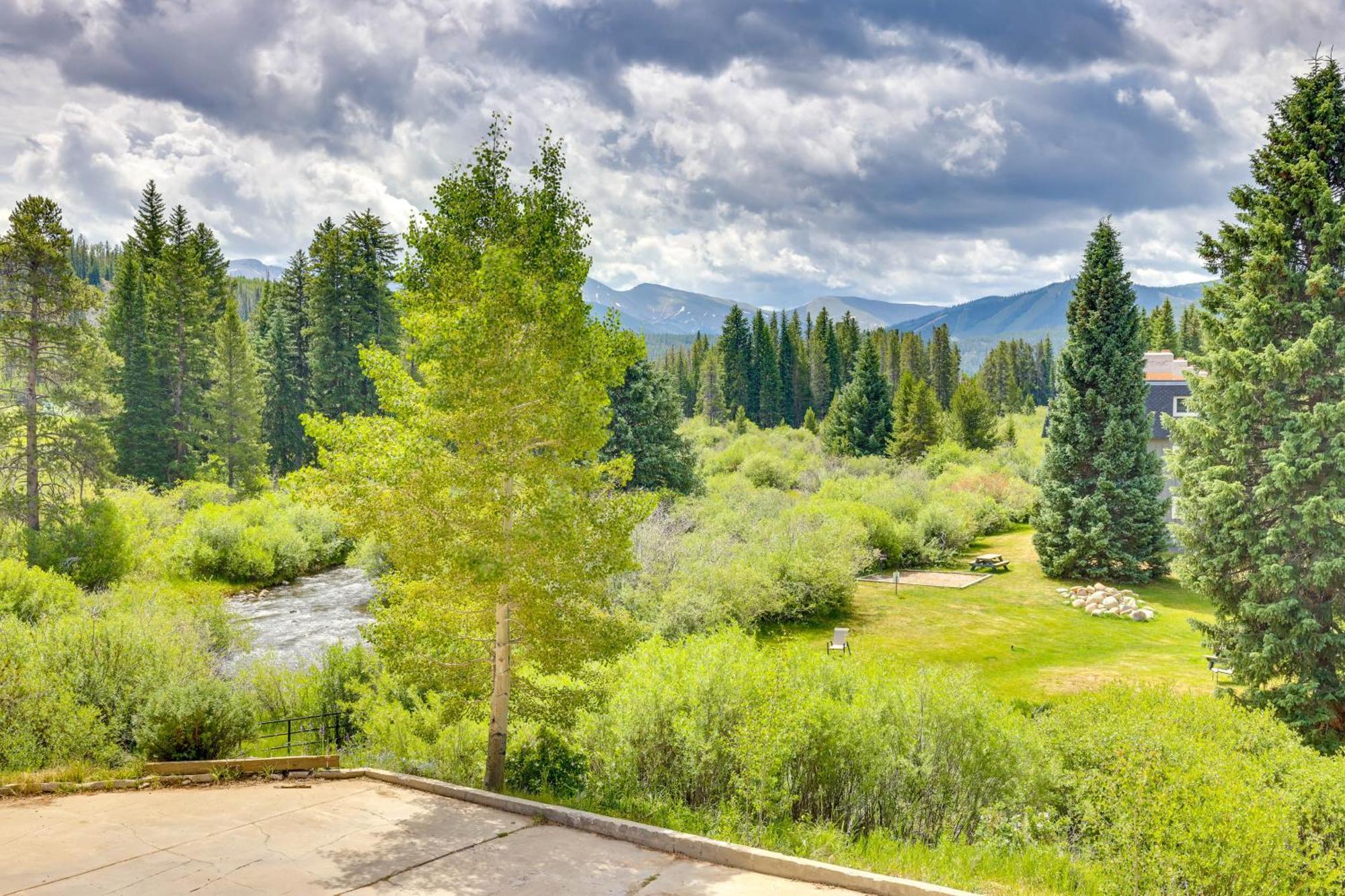 Cozy With Views, 3 Mi To Resort! *