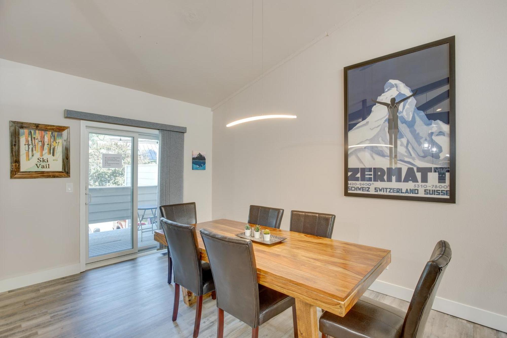 Modern Townhome About 4 Miles To Beaver Creek Resort! Holiday home