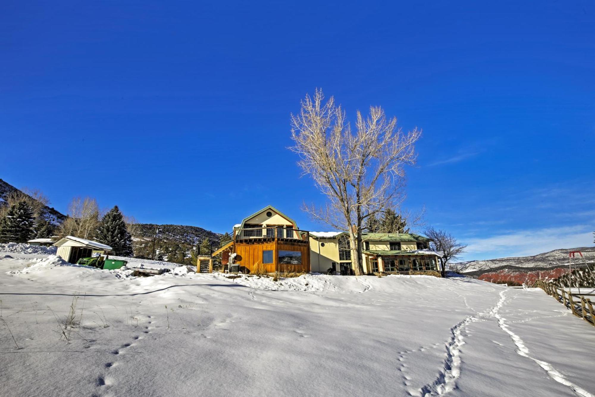 Mountaineer Manor *