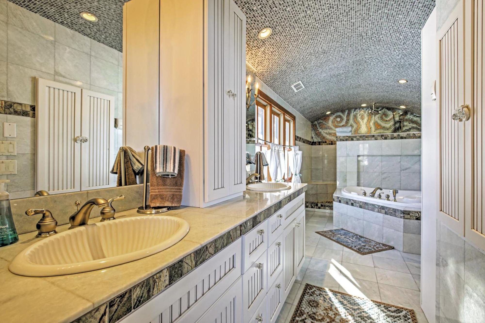 Mountaineer Manor *